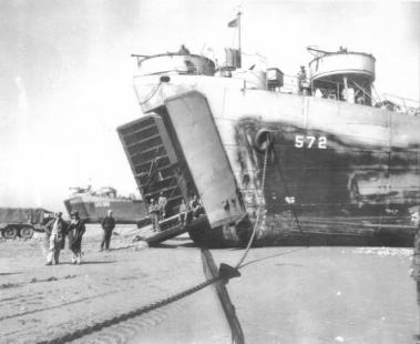 LEE-Bernard-Tank Landing Ship LST-572
