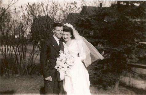 MORTINSEN-George Robert-WWII-Navy-wedding pic.jpg