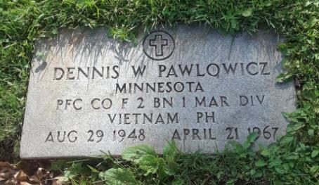 PAWLOWICZ-Dennis Wayne-Vietnam-USMC-headstone.jpg