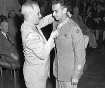 RUDOLPH-Donald Eugene-WWII-Army-MoH-Truman1.jpg