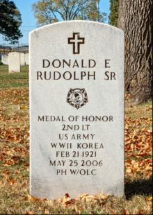 RUDOLPH-Donald Eugene-WWII-Army-MoH-headstone.jpg