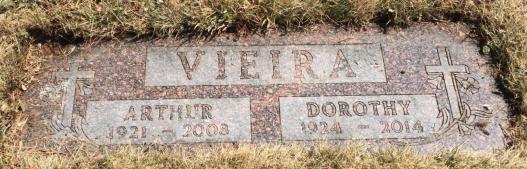 VIEIRA-Arthur-WWII-USCG-headstone.jpg